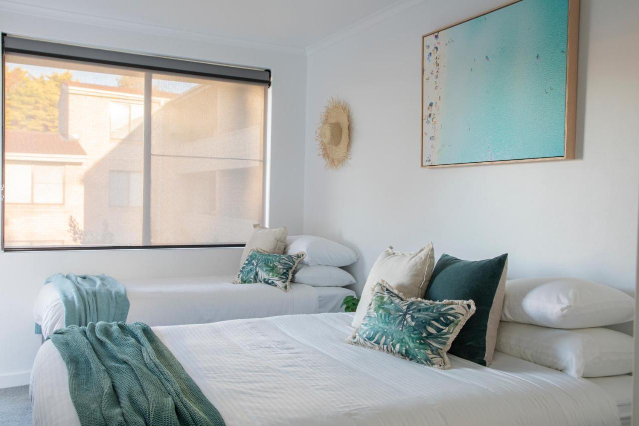 Apartment By The Bay - King, Queen, 2 X Singles